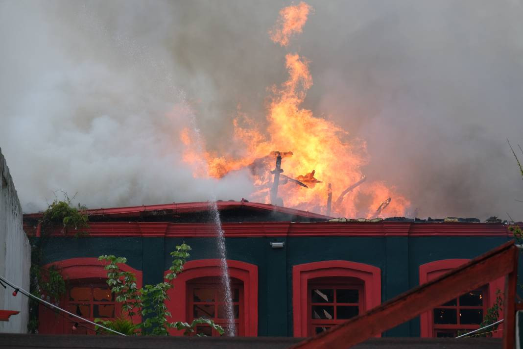 Kırklareli'nde 2 katlı tarihi binada yangın! Genç Osmanlı dönemine ait - Resim: 9